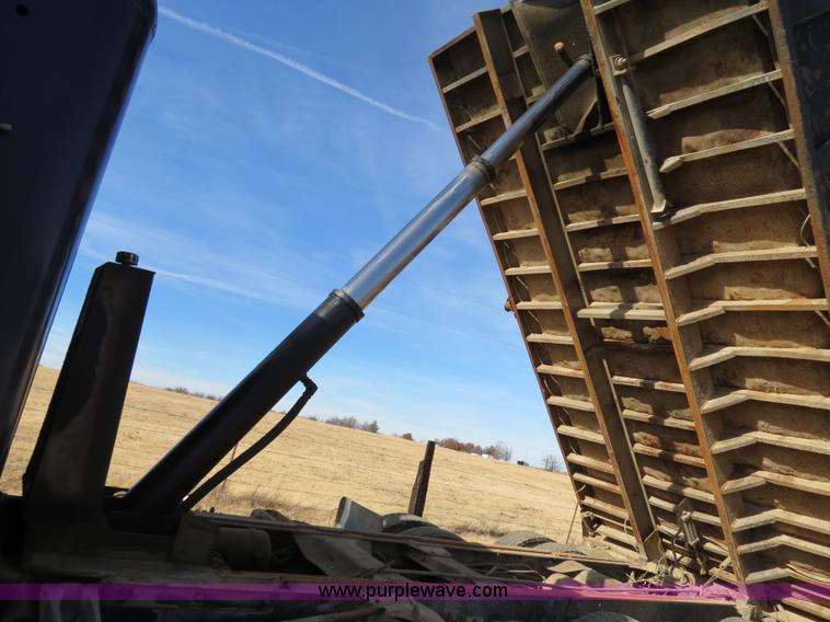 image for item B4540 1984 Freightliner FLC dump truck