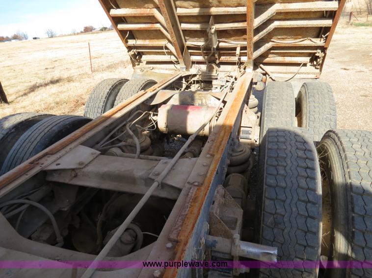 image for item B4540 1984 Freightliner FLC dump truck