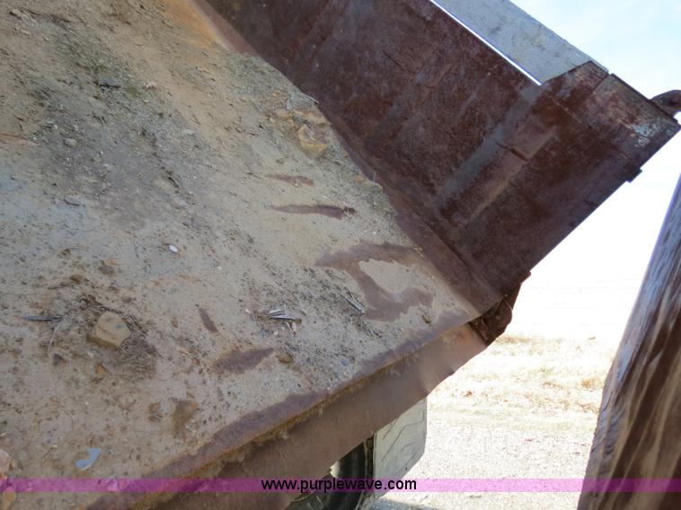 image for item B4540 1984 Freightliner FLC dump truck