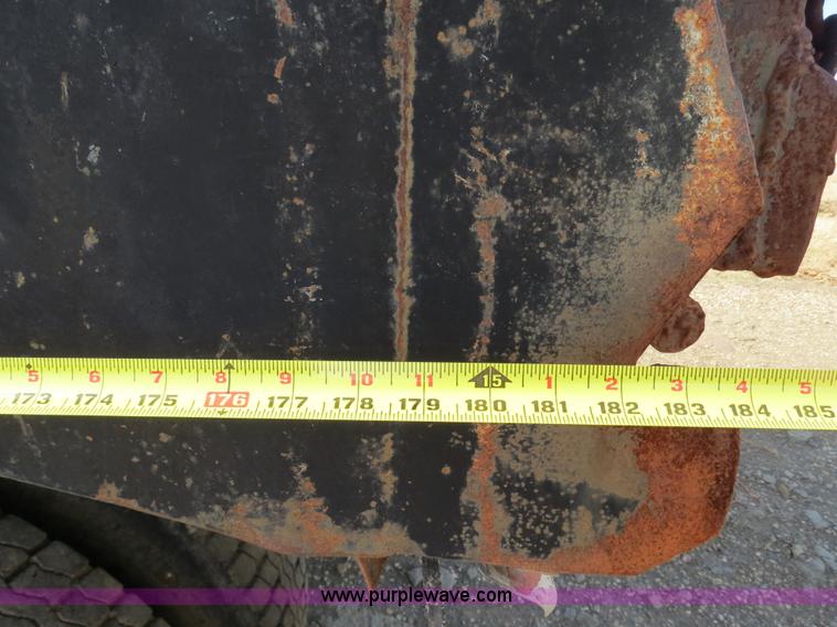 image for item B4540 1984 Freightliner FLC dump truck