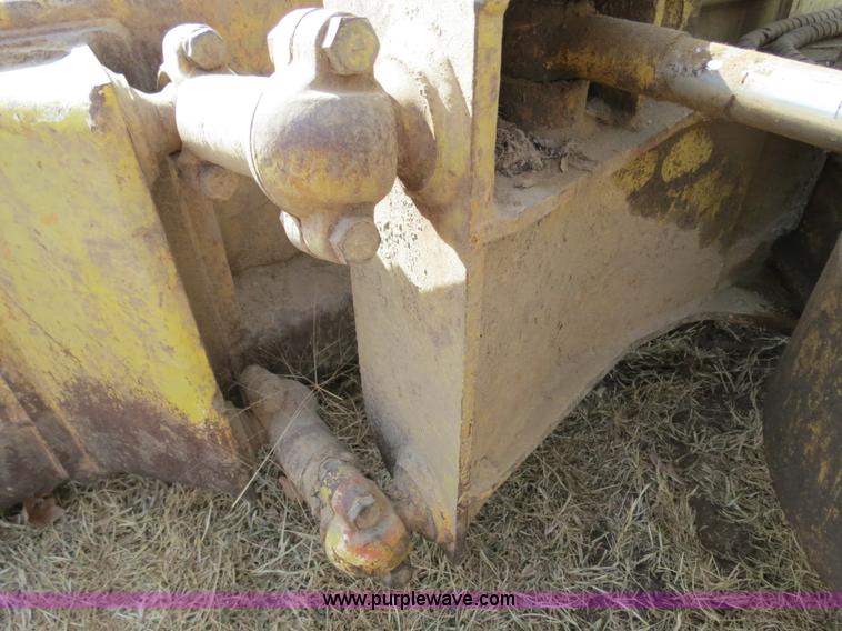 image for item B4541 Mitsubishi BD2-F dozer