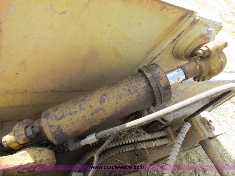 image for item B4541 Mitsubishi BD2-F dozer