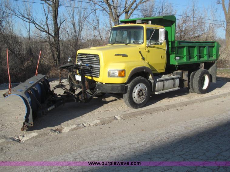 image for item B5285 1995 Ford LA9000 AeroMax dump truck