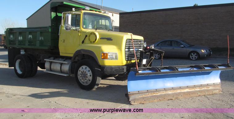image for item B5285 1995 Ford LA9000 AeroMax dump truck