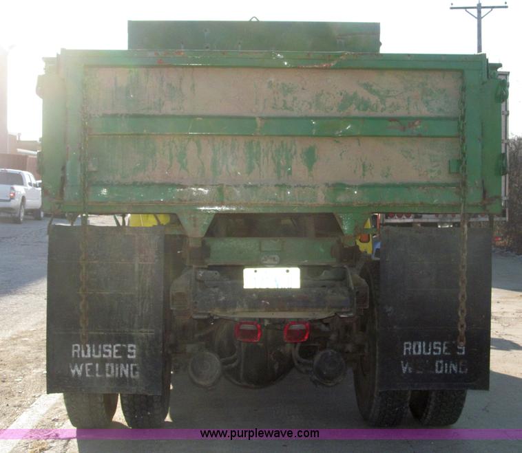 image for item B5285 1995 Ford LA9000 AeroMax dump truck