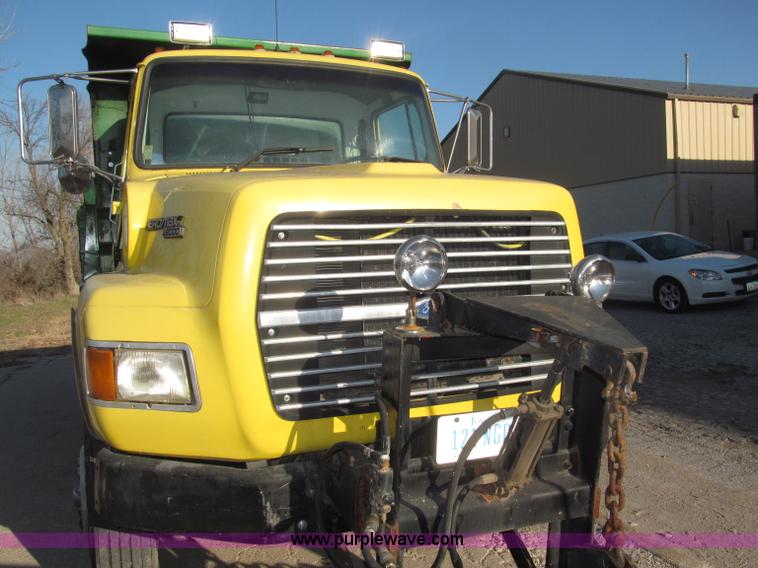 image for item B5285 1995 Ford LA9000 AeroMax dump truck