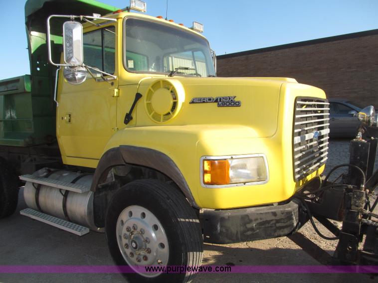image for item B5285 1995 Ford LA9000 AeroMax dump truck
