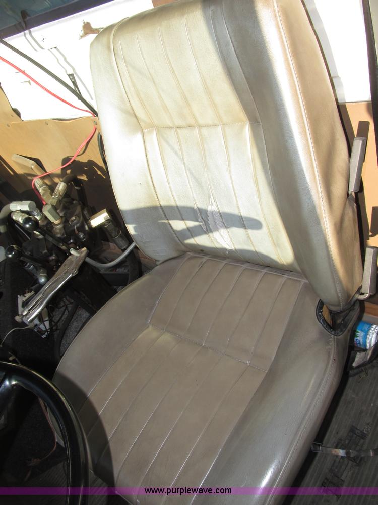 image for item B5285 1995 Ford LA9000 AeroMax dump truck