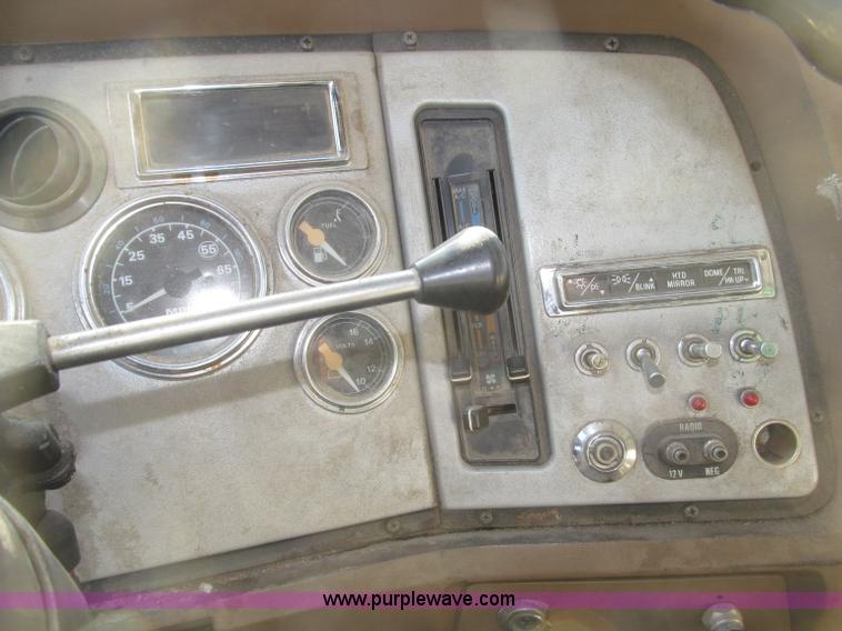 image for item B5285 1995 Ford LA9000 AeroMax dump truck