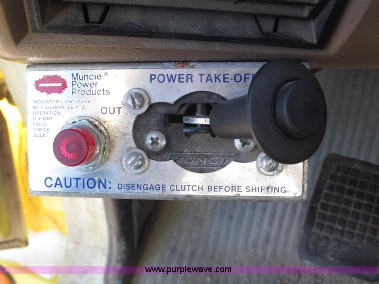 image for item B5285 1995 Ford LA9000 AeroMax dump truck