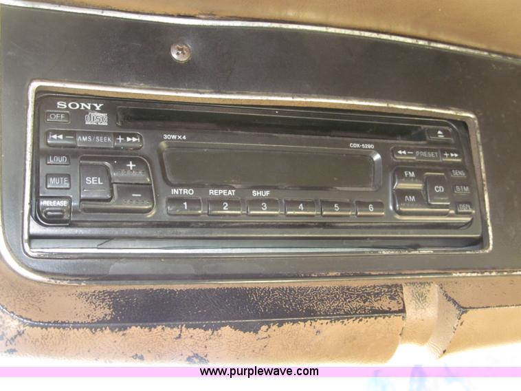 image for item B5285 1995 Ford LA9000 AeroMax dump truck