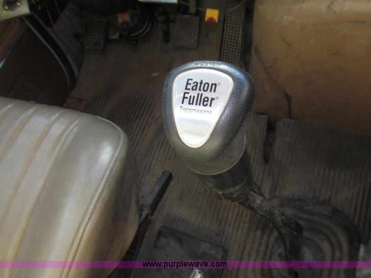 image for item B5285 1995 Ford LA9000 AeroMax dump truck