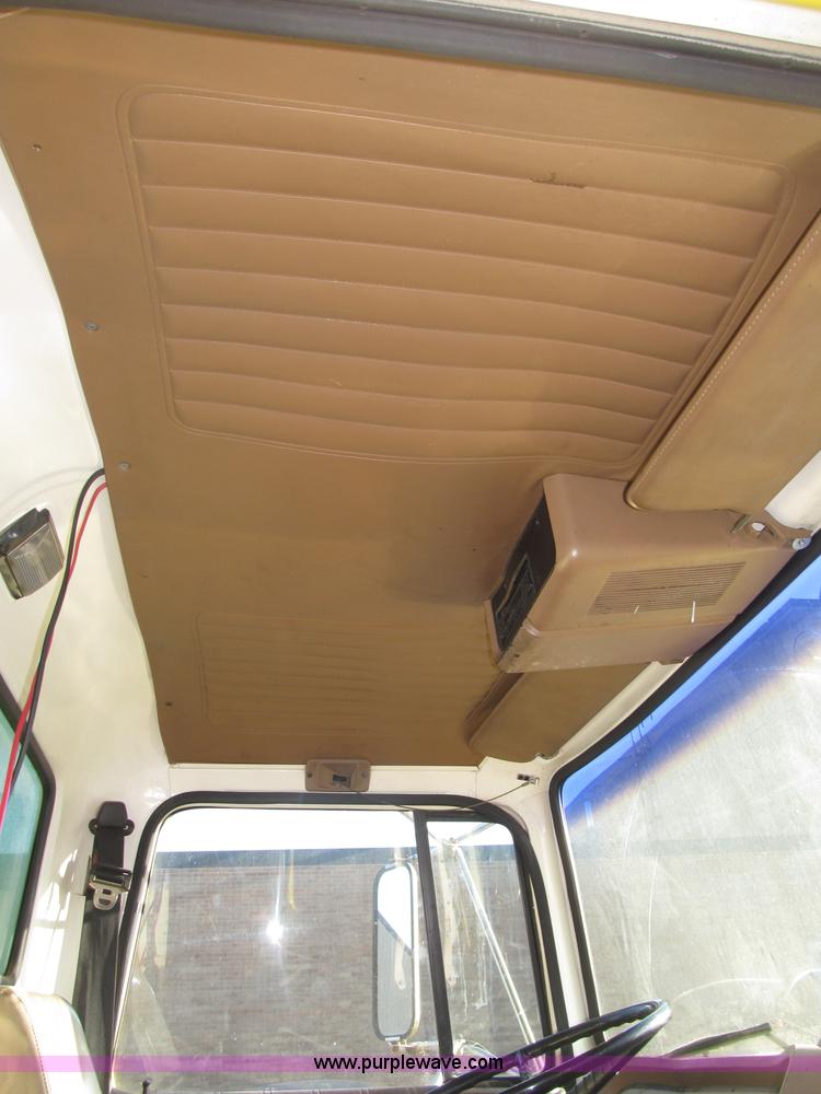 image for item B5285 1995 Ford LA9000 AeroMax dump truck