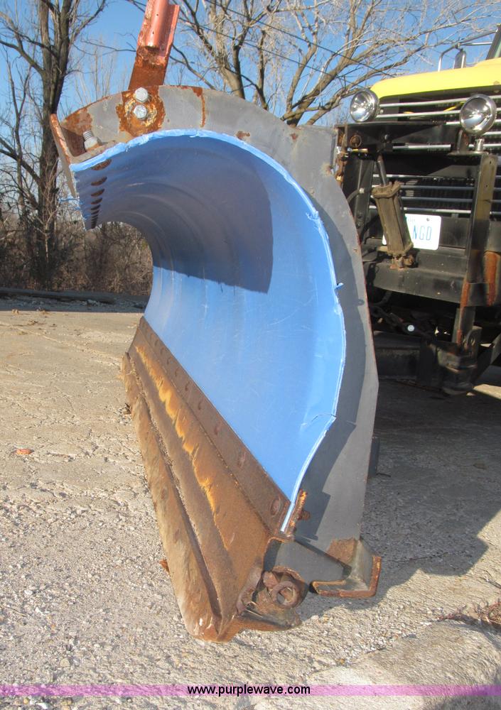 image for item B5285 1995 Ford LA9000 AeroMax dump truck