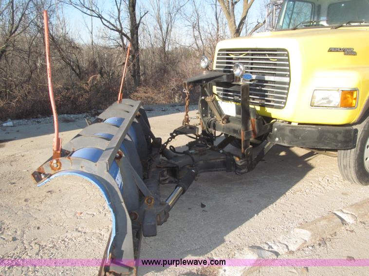 image for item B5285 1995 Ford LA9000 AeroMax dump truck