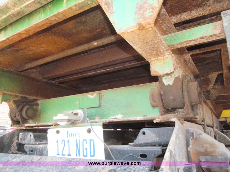 image for item B5285 1995 Ford LA9000 AeroMax dump truck