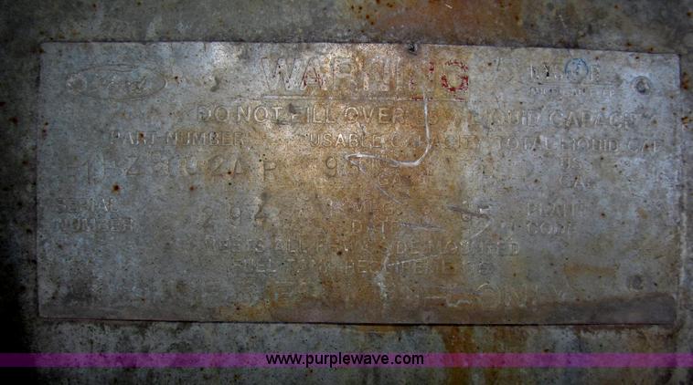 image for item B5285 1995 Ford LA9000 AeroMax dump truck