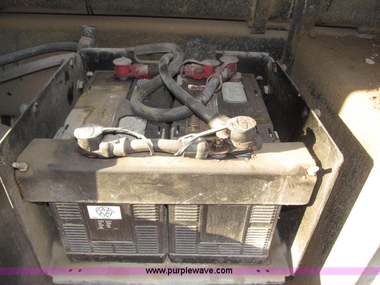 image for item B5285 1995 Ford LA9000 AeroMax dump truck