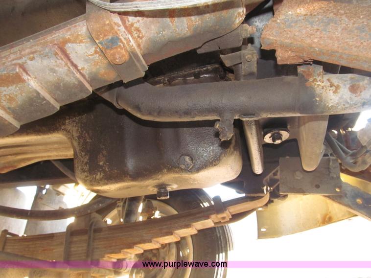 image for item B5285 1995 Ford LA9000 AeroMax dump truck