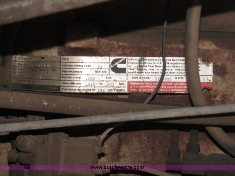 image for item B5285 1995 Ford LA9000 AeroMax dump truck