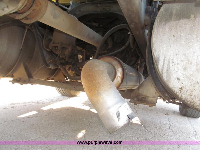 image for item B5285 1995 Ford LA9000 AeroMax dump truck