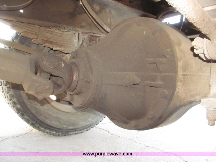 image for item B5285 1995 Ford LA9000 AeroMax dump truck