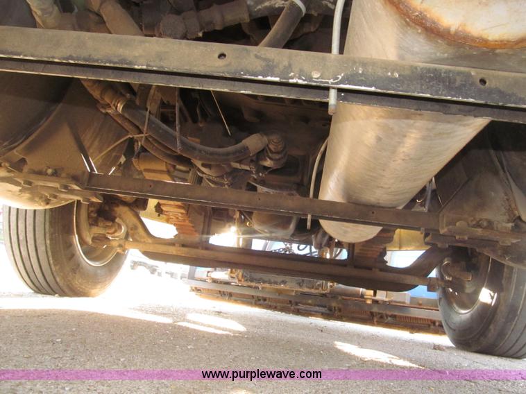 image for item B5285 1995 Ford LA9000 AeroMax dump truck