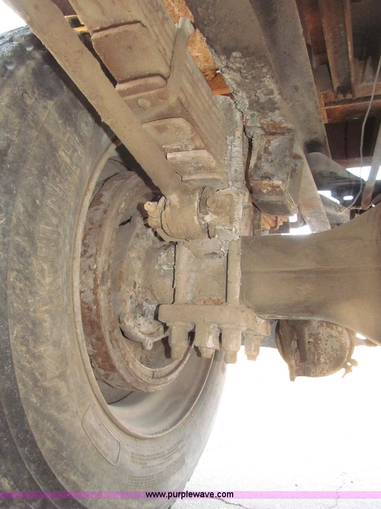 image for item B5285 1995 Ford LA9000 AeroMax dump truck