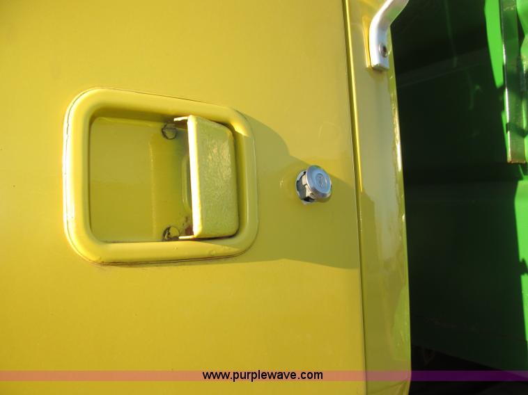 image for item B5285 1995 Ford LA9000 AeroMax dump truck