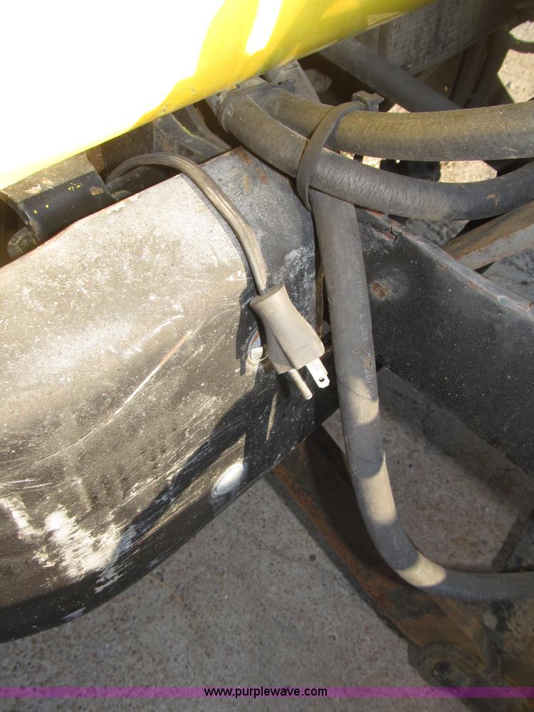 image for item B5285 1995 Ford LA9000 AeroMax dump truck