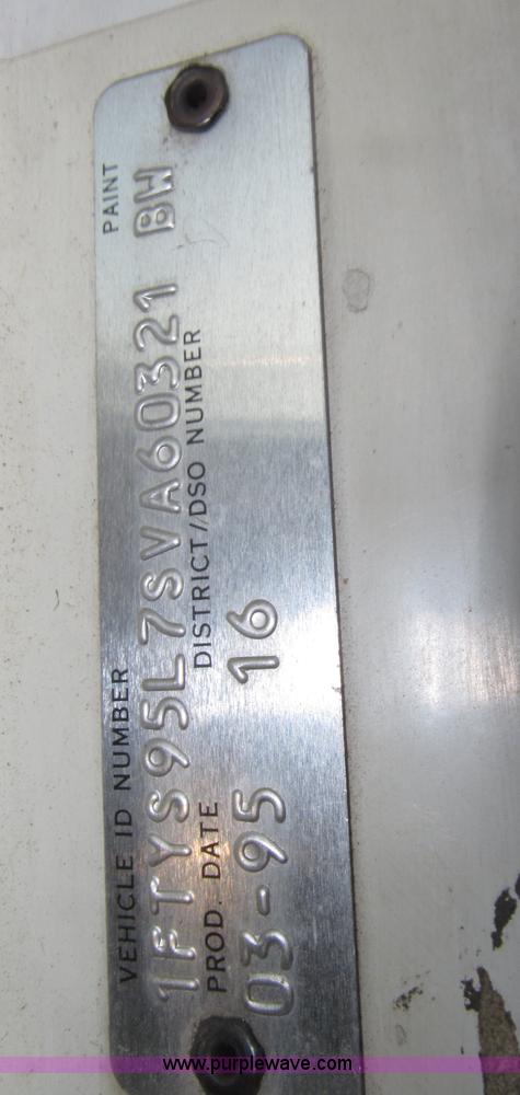 image for item B5285 1995 Ford LA9000 AeroMax dump truck