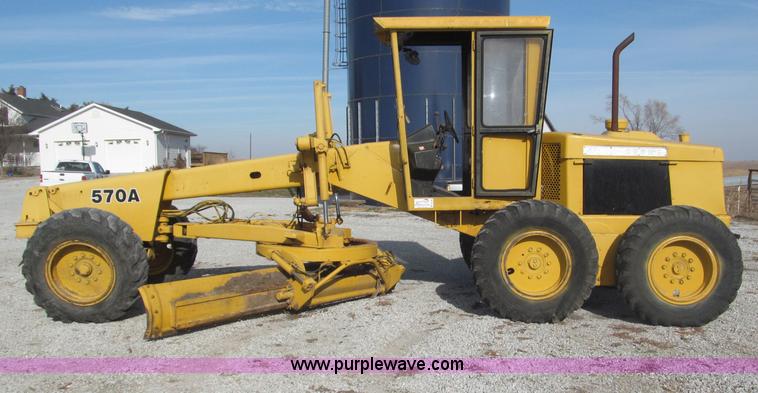 image for item B5286 1978 John Deere 570A motor grader