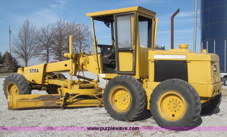 image for item B5286 1978 John Deere 570A motor grader