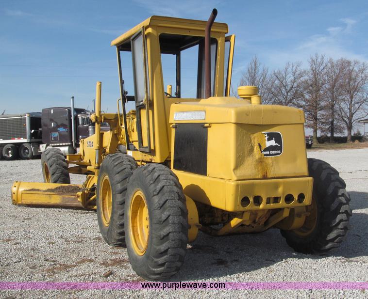 image for item B5286 1978 John Deere 570A motor grader