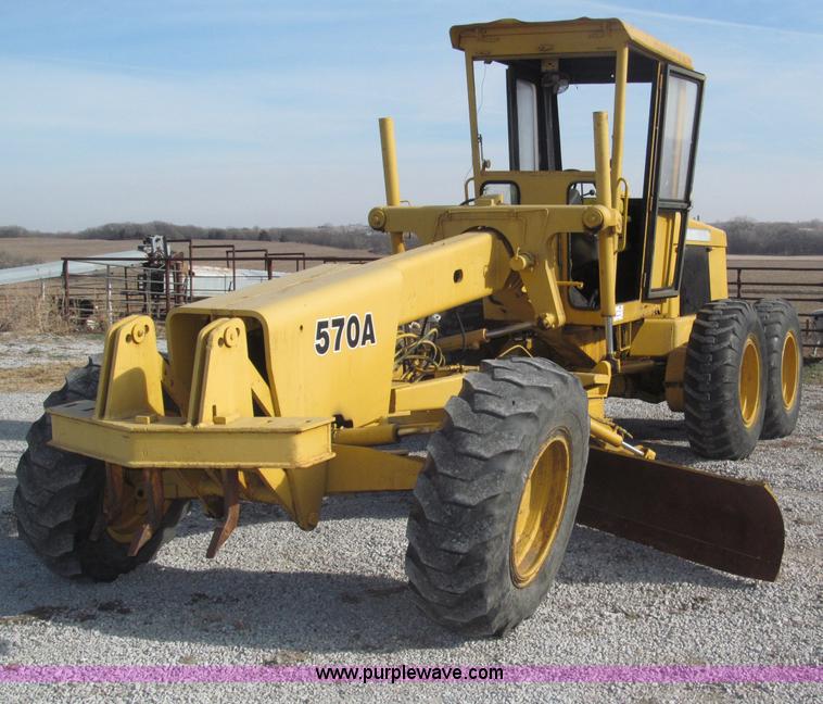 image for item B5286 1978 John Deere 570A motor grader