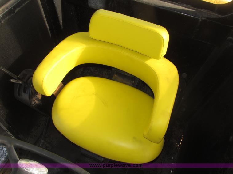 image for item B5286 1978 John Deere 570A motor grader