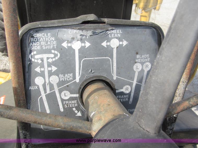 image for item B5286 1978 John Deere 570A motor grader