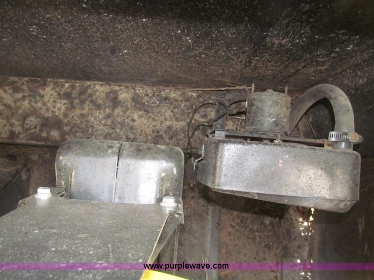 image for item B5286 1978 John Deere 570A motor grader