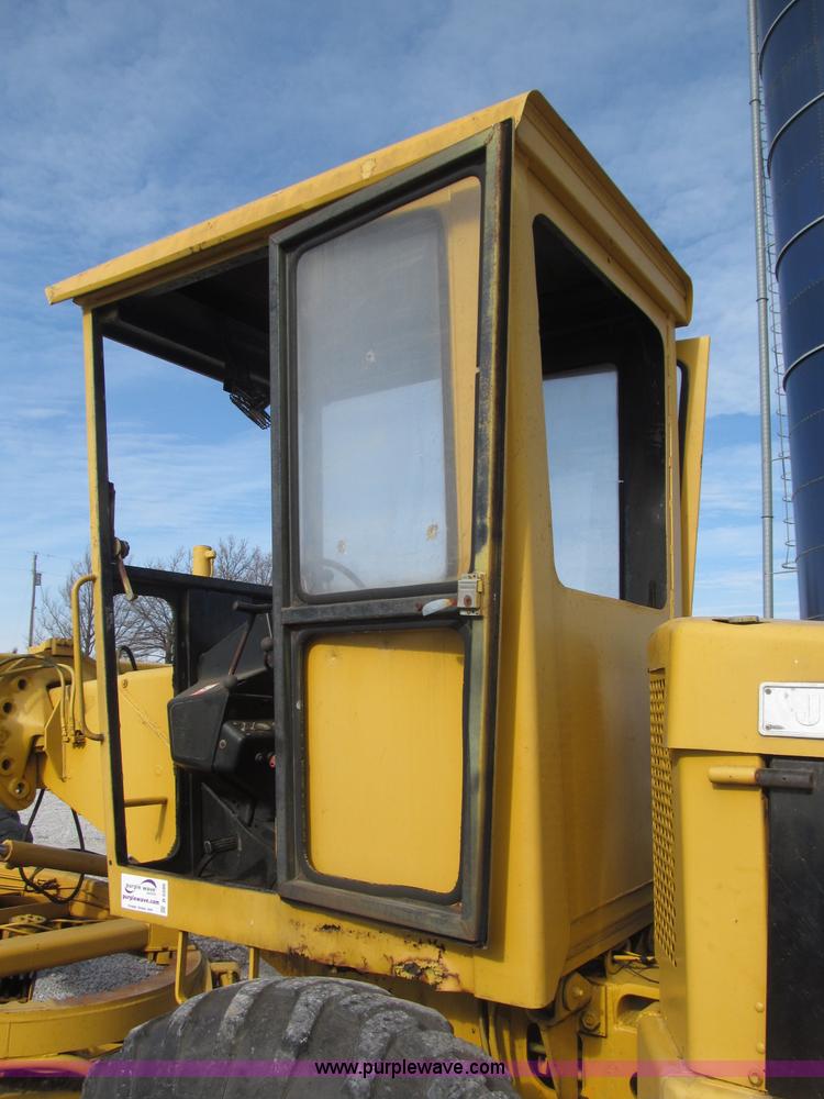 image for item B5286 1978 John Deere 570A motor grader