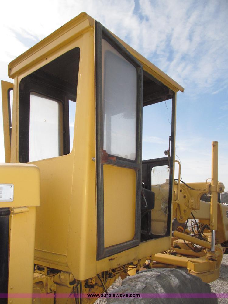 image for item B5286 1978 John Deere 570A motor grader