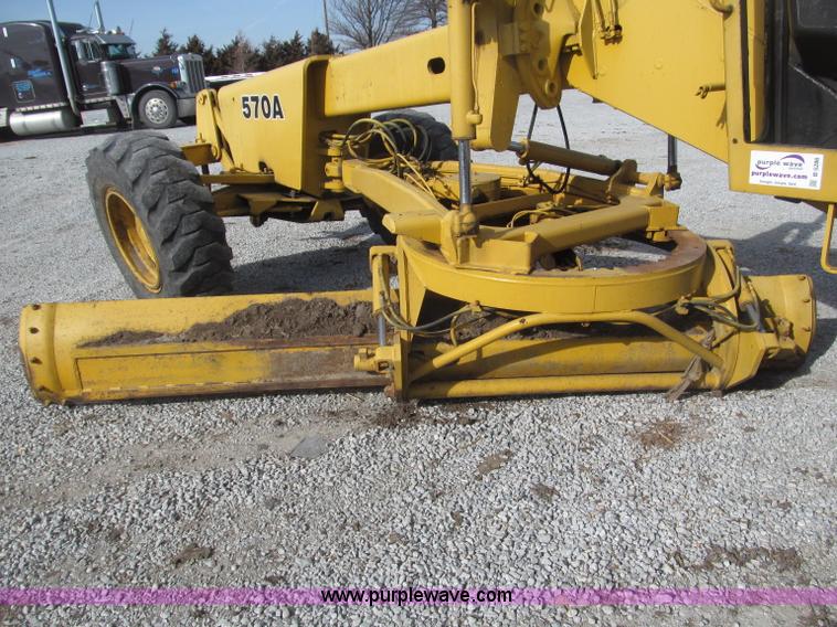 image for item B5286 1978 John Deere 570A motor grader