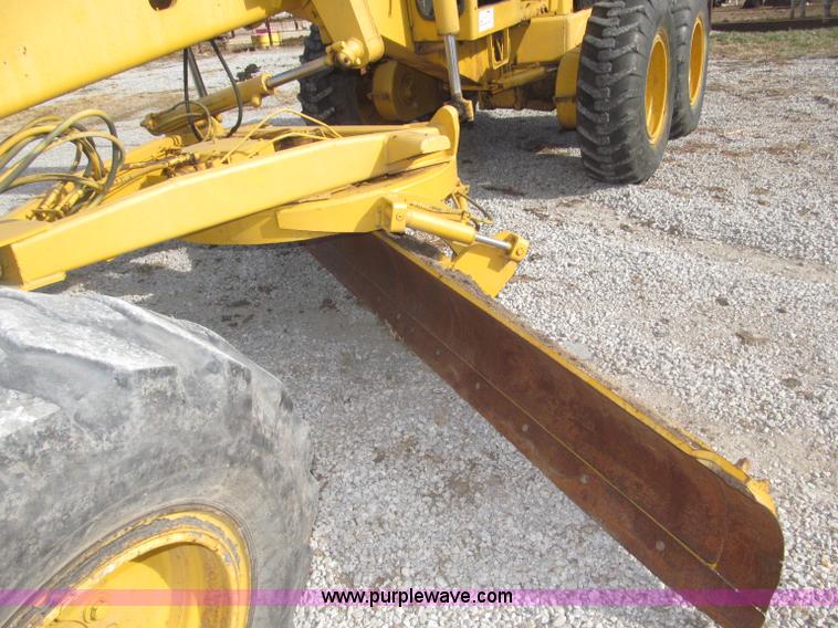 image for item B5286 1978 John Deere 570A motor grader