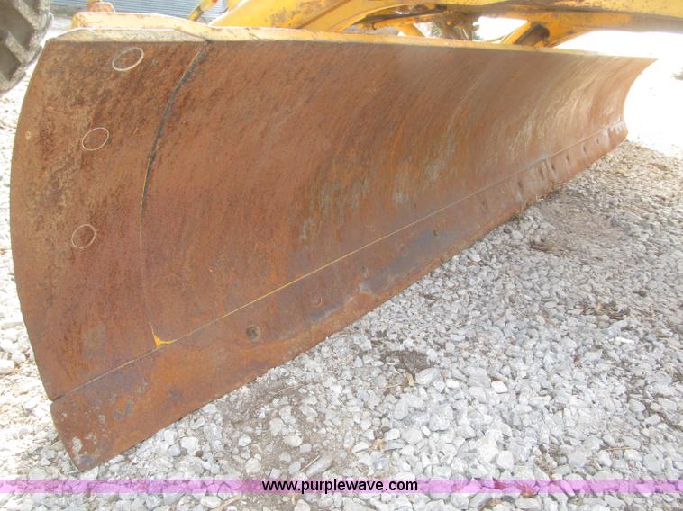 image for item B5286 1978 John Deere 570A motor grader