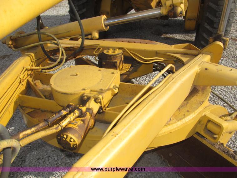 image for item B5286 1978 John Deere 570A motor grader