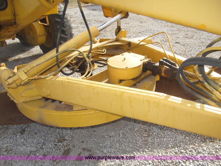 image for item B5286 1978 John Deere 570A motor grader