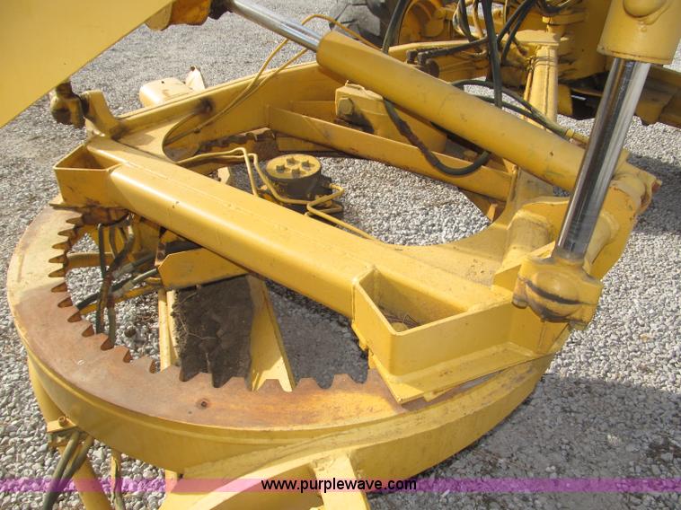 image for item B5286 1978 John Deere 570A motor grader