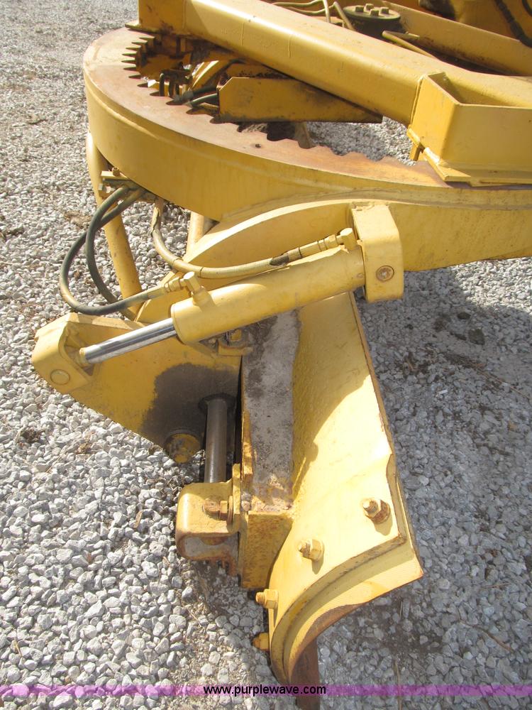 image for item B5286 1978 John Deere 570A motor grader