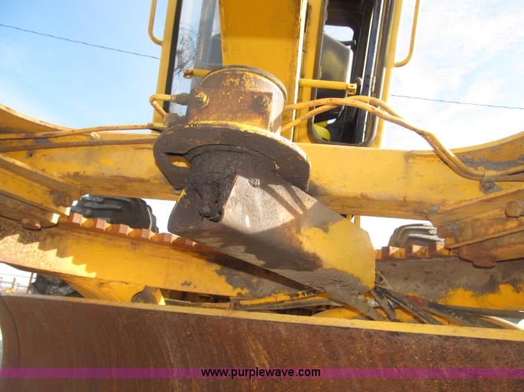 image for item B5286 1978 John Deere 570A motor grader