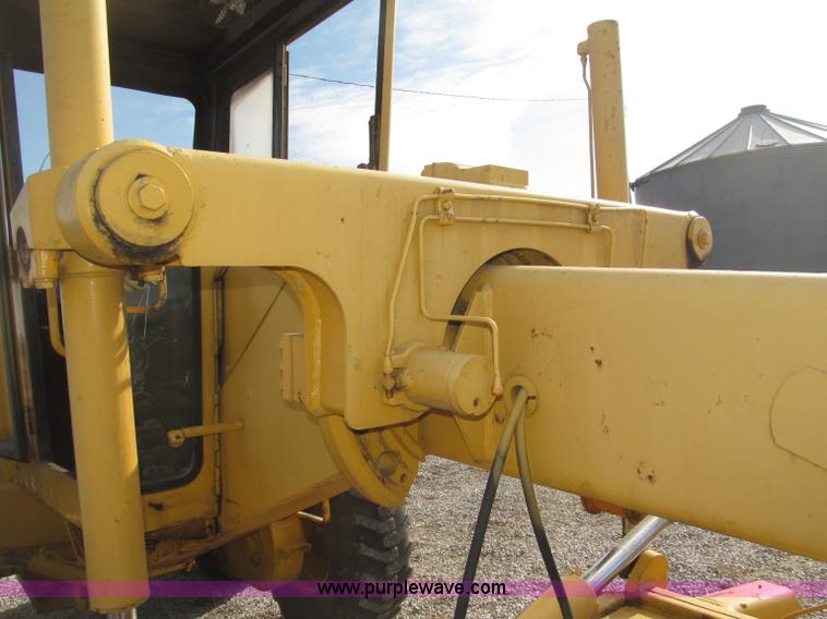image for item B5286 1978 John Deere 570A motor grader
