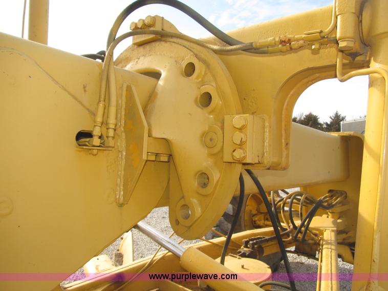 image for item B5286 1978 John Deere 570A motor grader